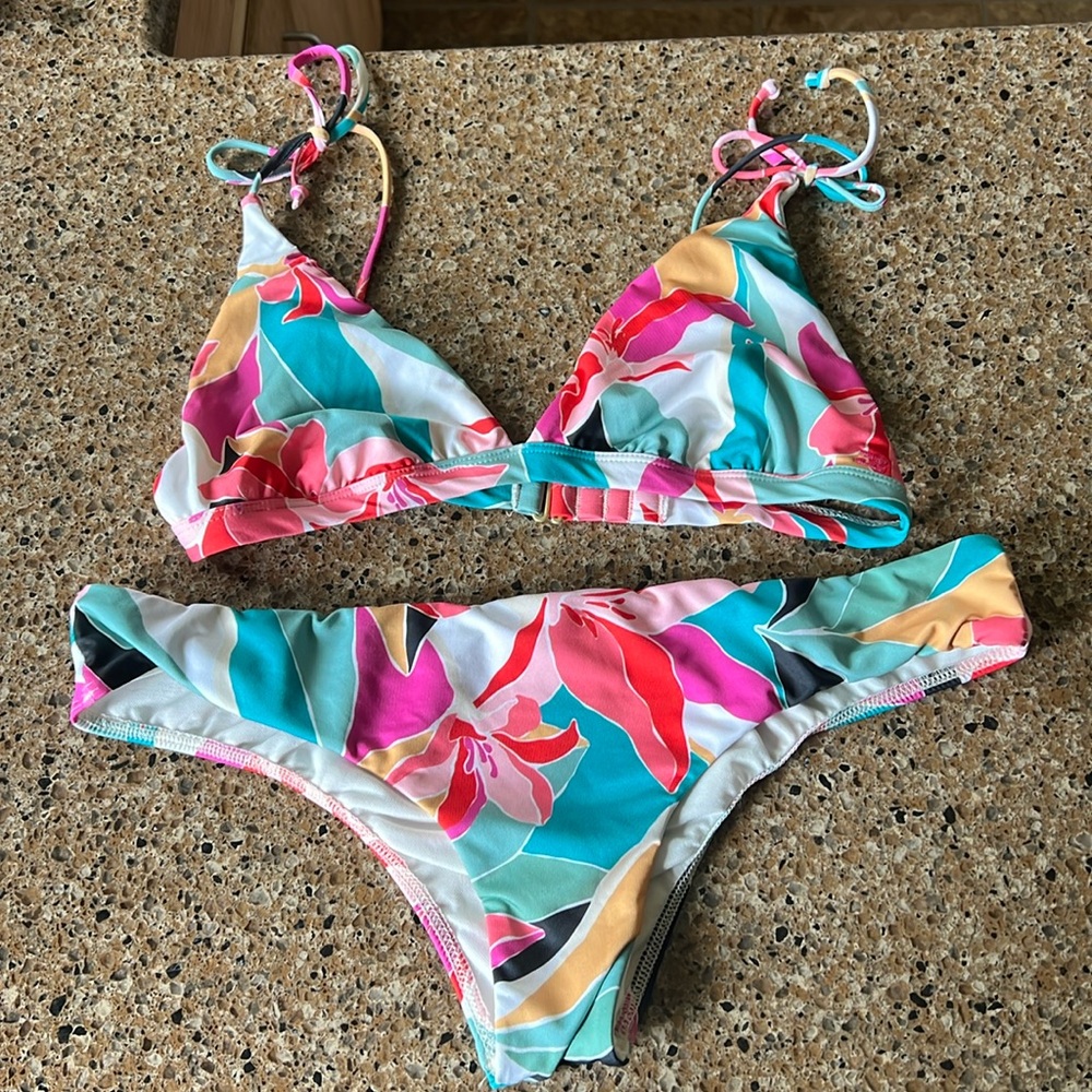 Billabong 2 piece bikini